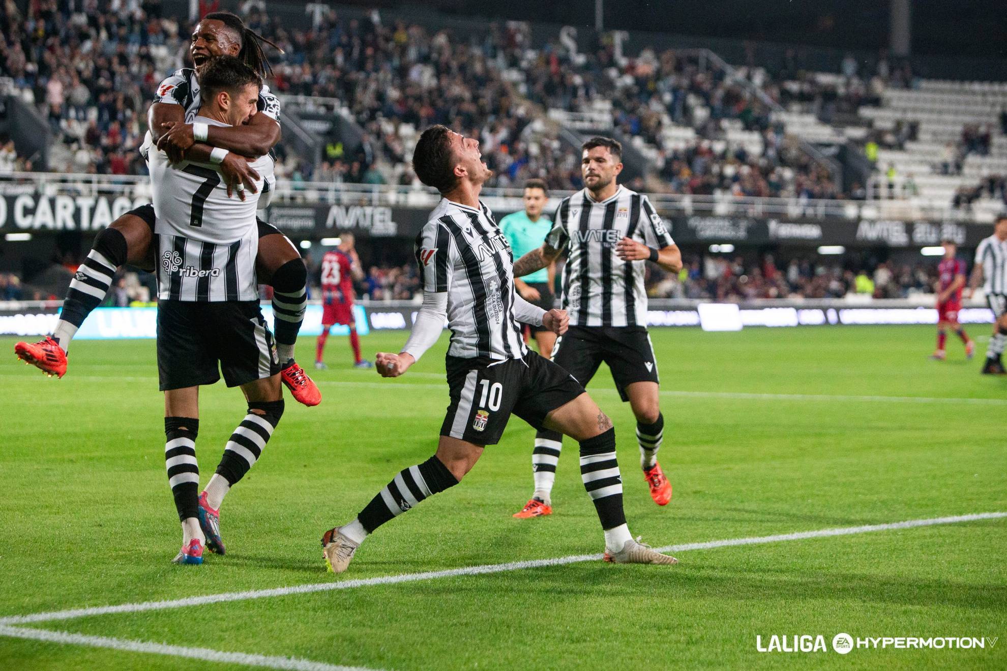 後披露了其 後披露了其