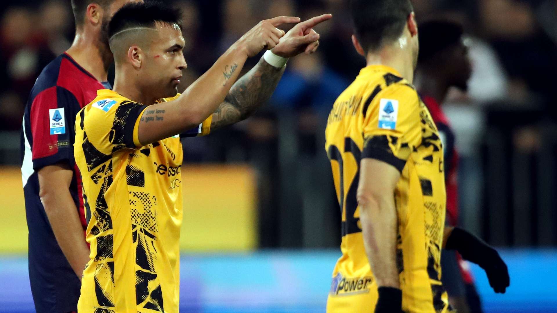 更衣室如夜 更衣室如夜